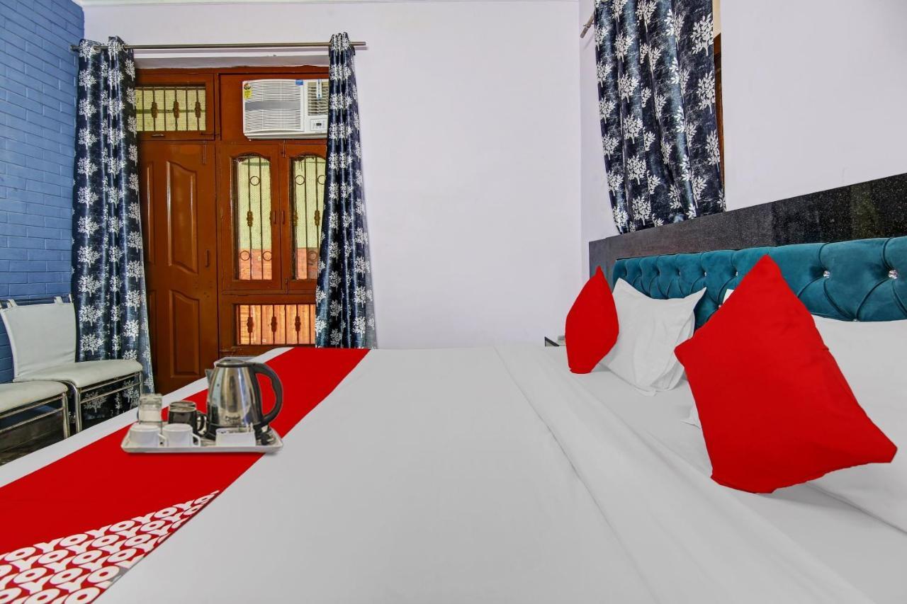 Oyo Galaxy Plaza Hotel Ghaziabad Ngoại thất bức ảnh