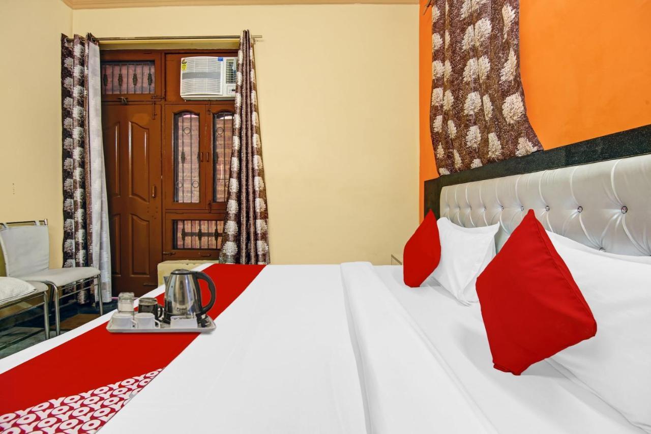 Oyo Galaxy Plaza Hotel Ghaziabad Ngoại thất bức ảnh