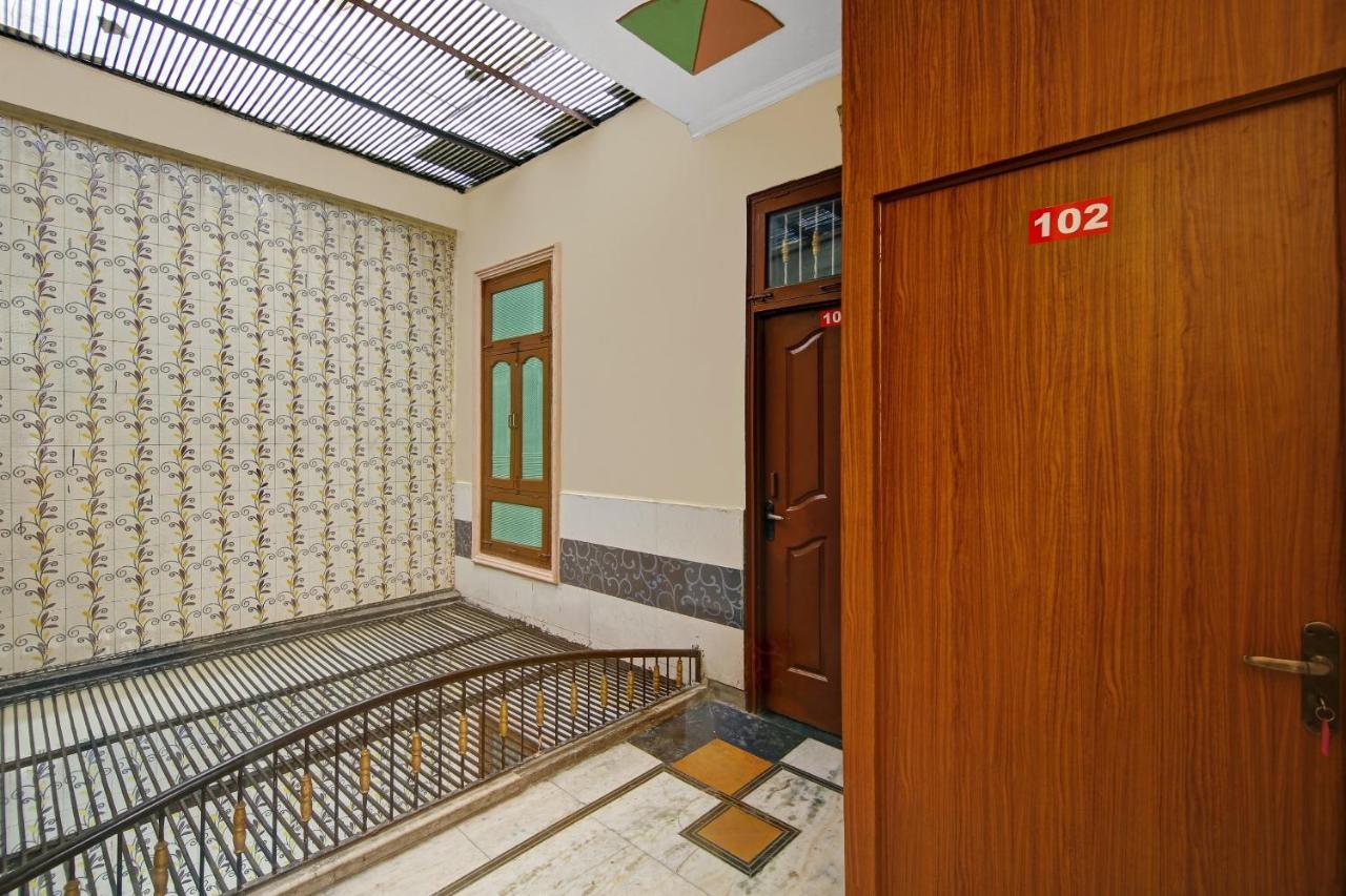 Oyo Galaxy Plaza Hotel Ghaziabad Ngoại thất bức ảnh