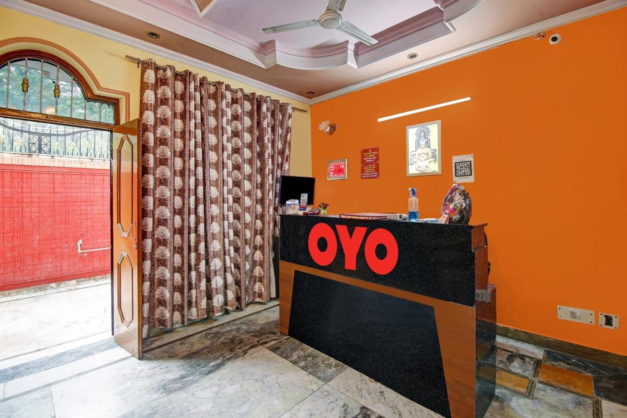 Oyo Galaxy Plaza Hotel Ghaziabad Ngoại thất bức ảnh